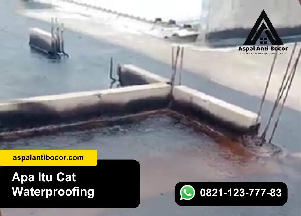 Aplikasi cat waterproofing pada dak beton rumah untuk mencegah rembes